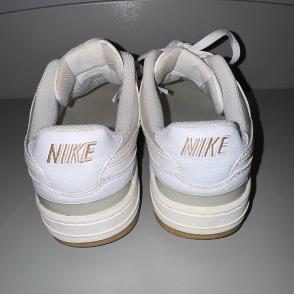 Nike Women's Gamma Force - Size 8 - Picture 5 of 6